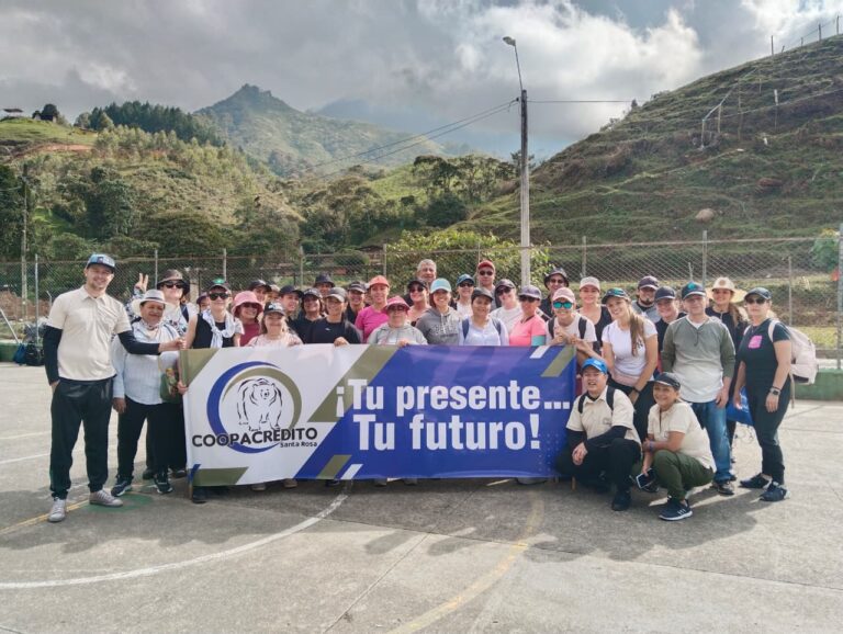 🌿 Caminata Ecológica – Agencia Medellín 🌿